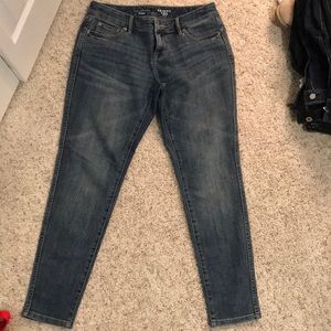 The limited skinny leg jeans